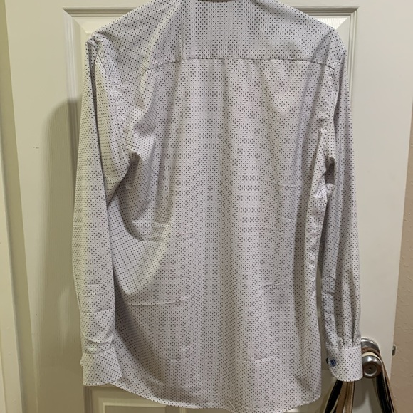 Button up - Picture 3 of 6